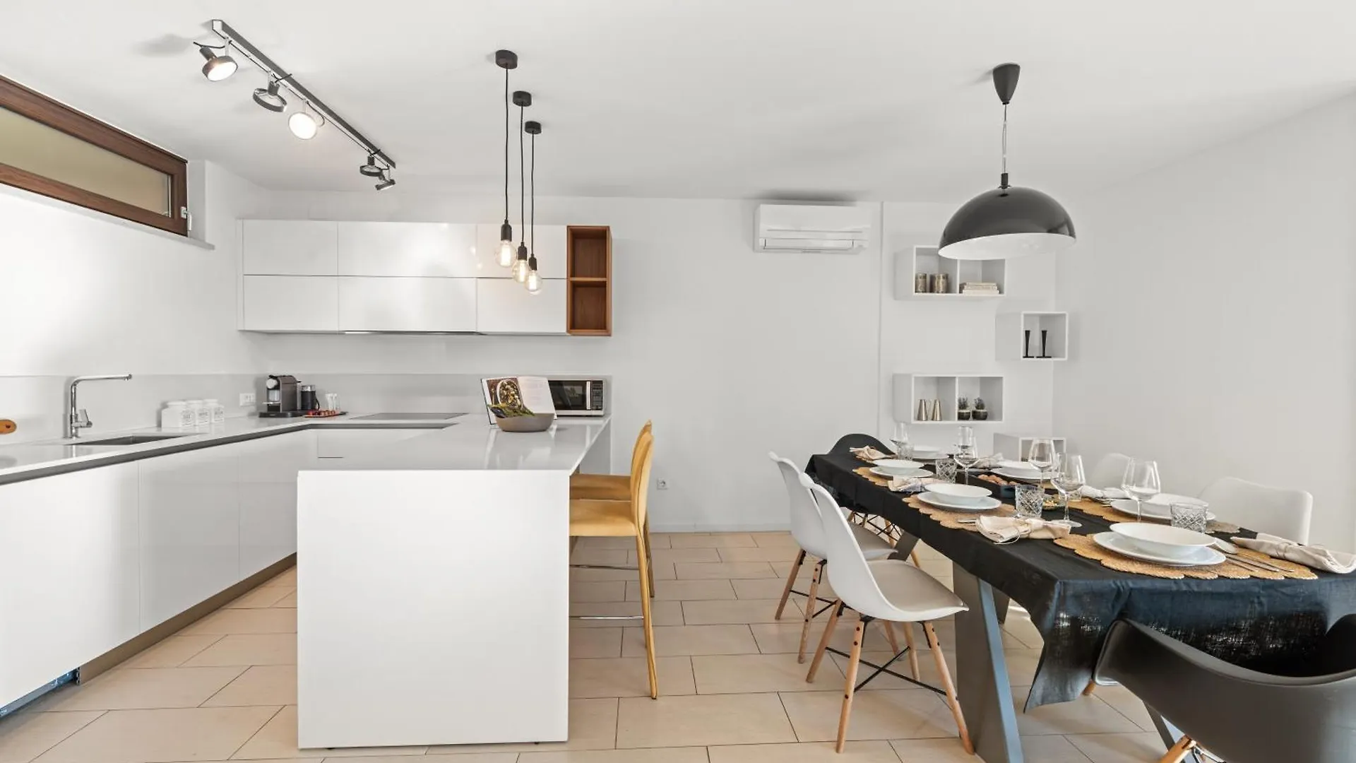 Grand Central Apartment With 3 Bedrooms In Porec! 0*, Пореч Хорватия