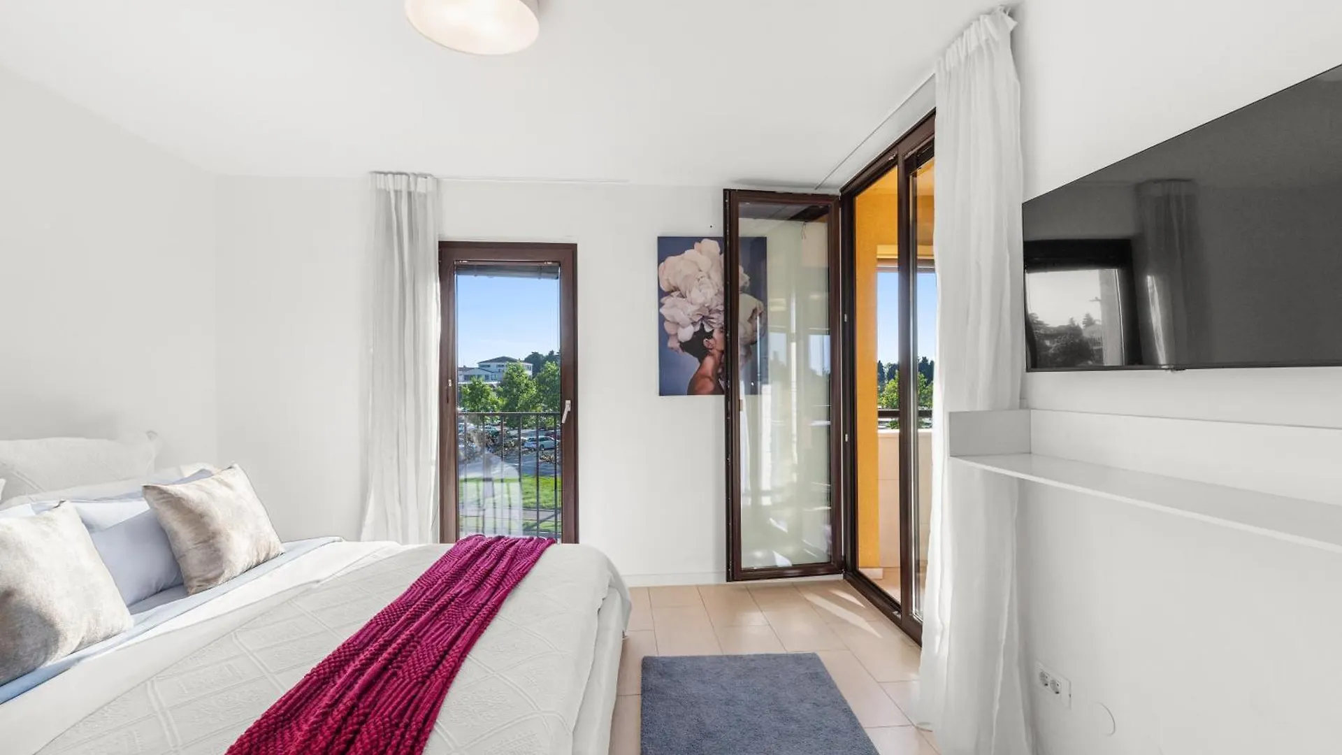 Grand Central Apartment With 3 Bedrooms In Porec!