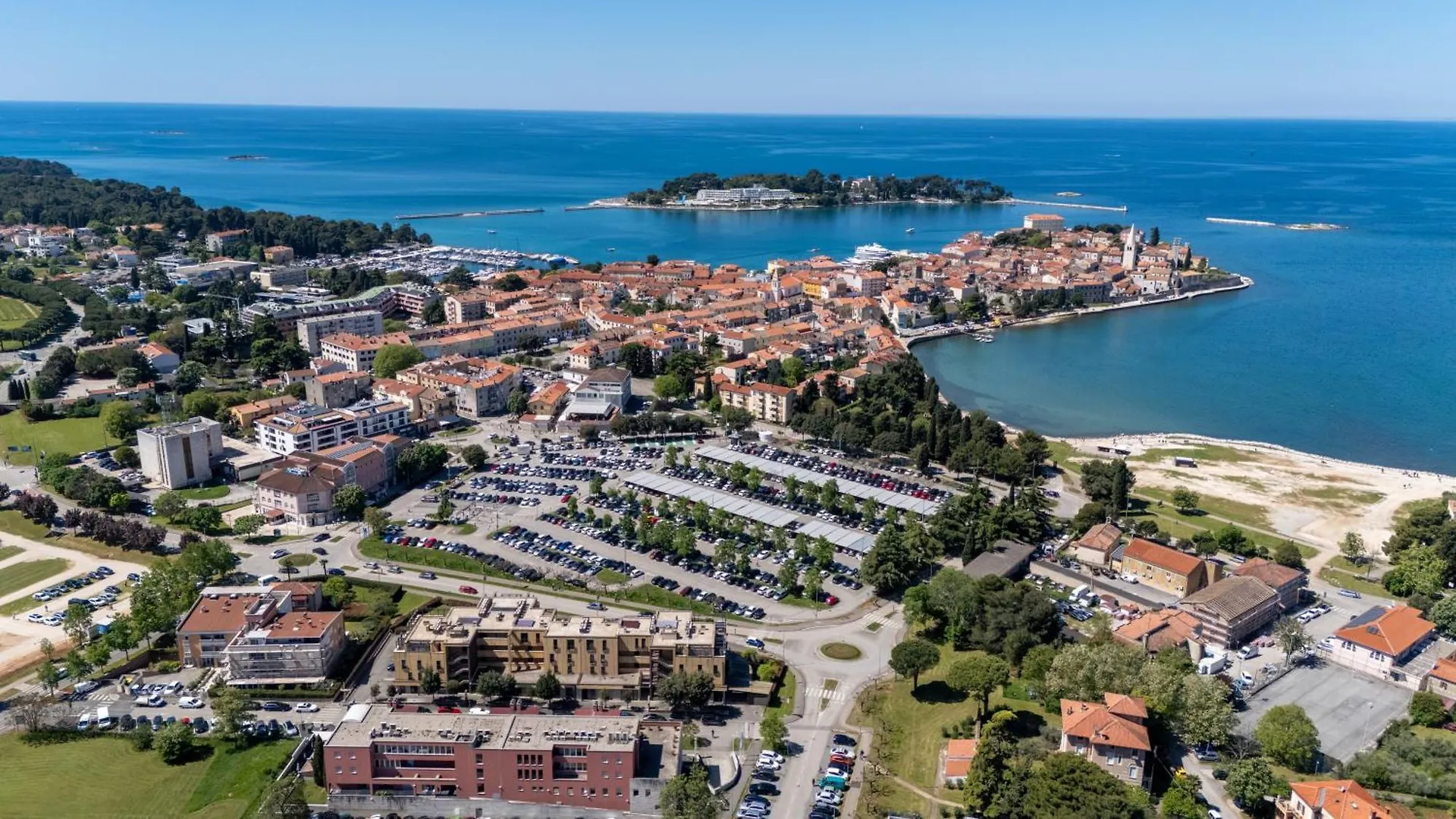 Grand Central Apartment With 3 Bedrooms In Porec!