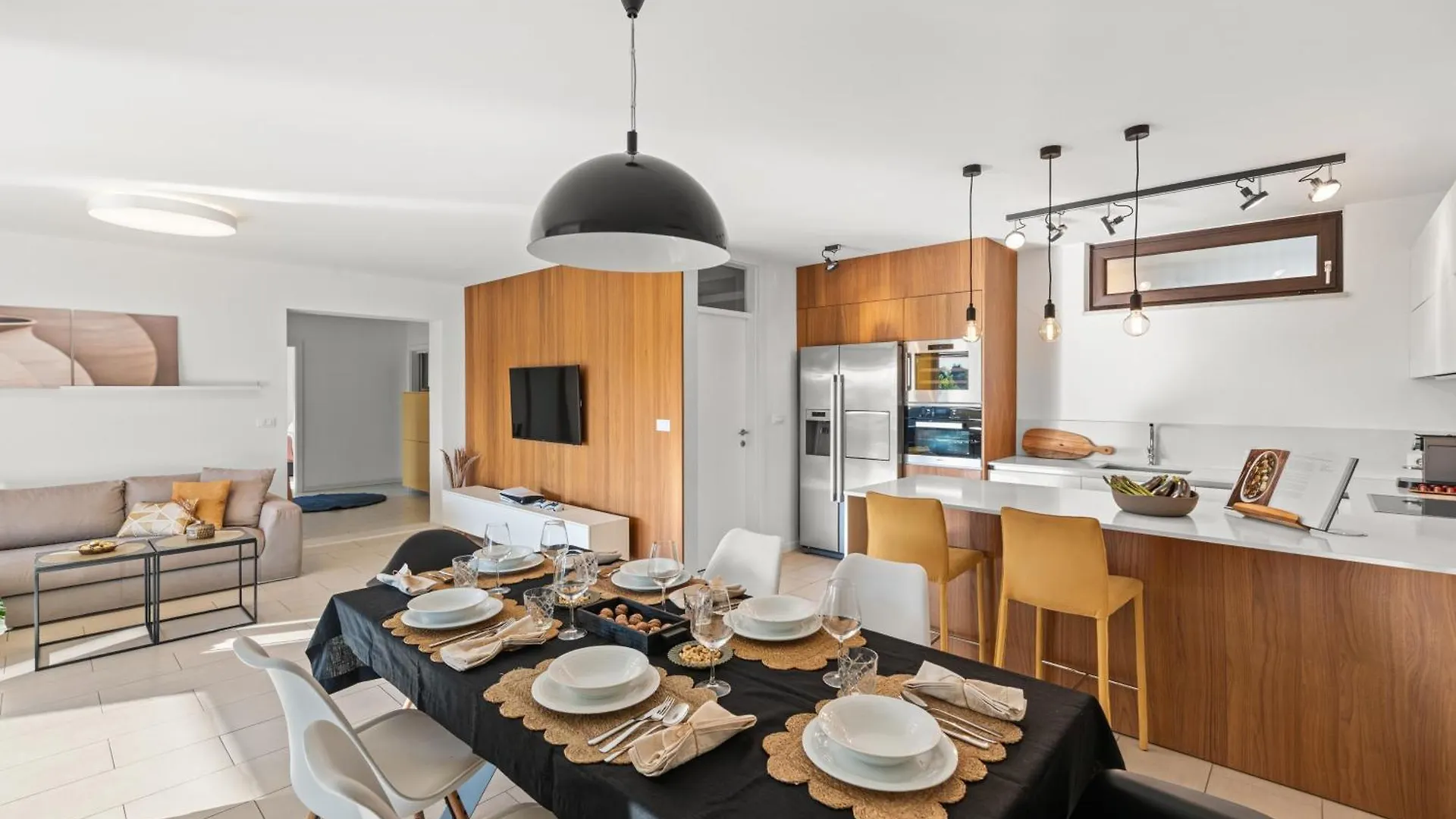 Grand Central Apartment With 3 Bedrooms In Porec!