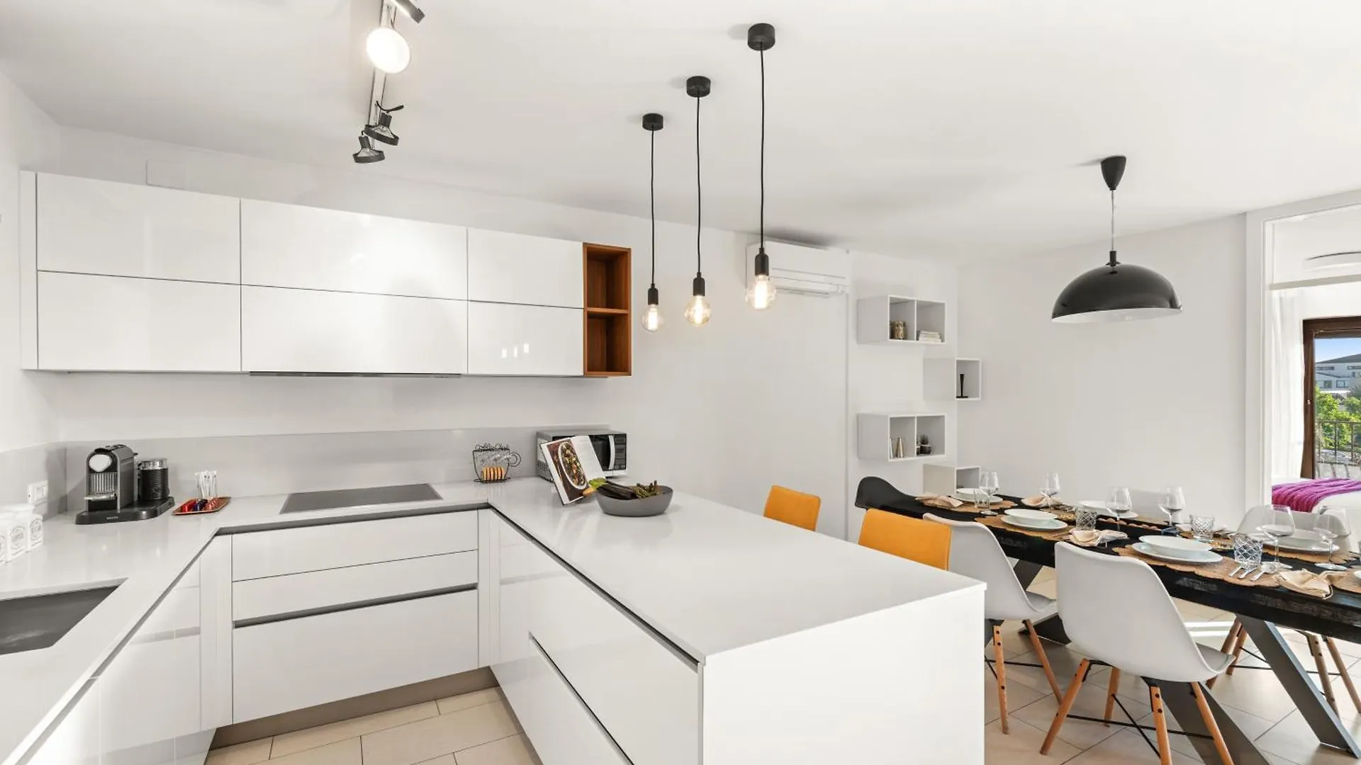 Grand Central Apartment With 3 Bedrooms In Porec!