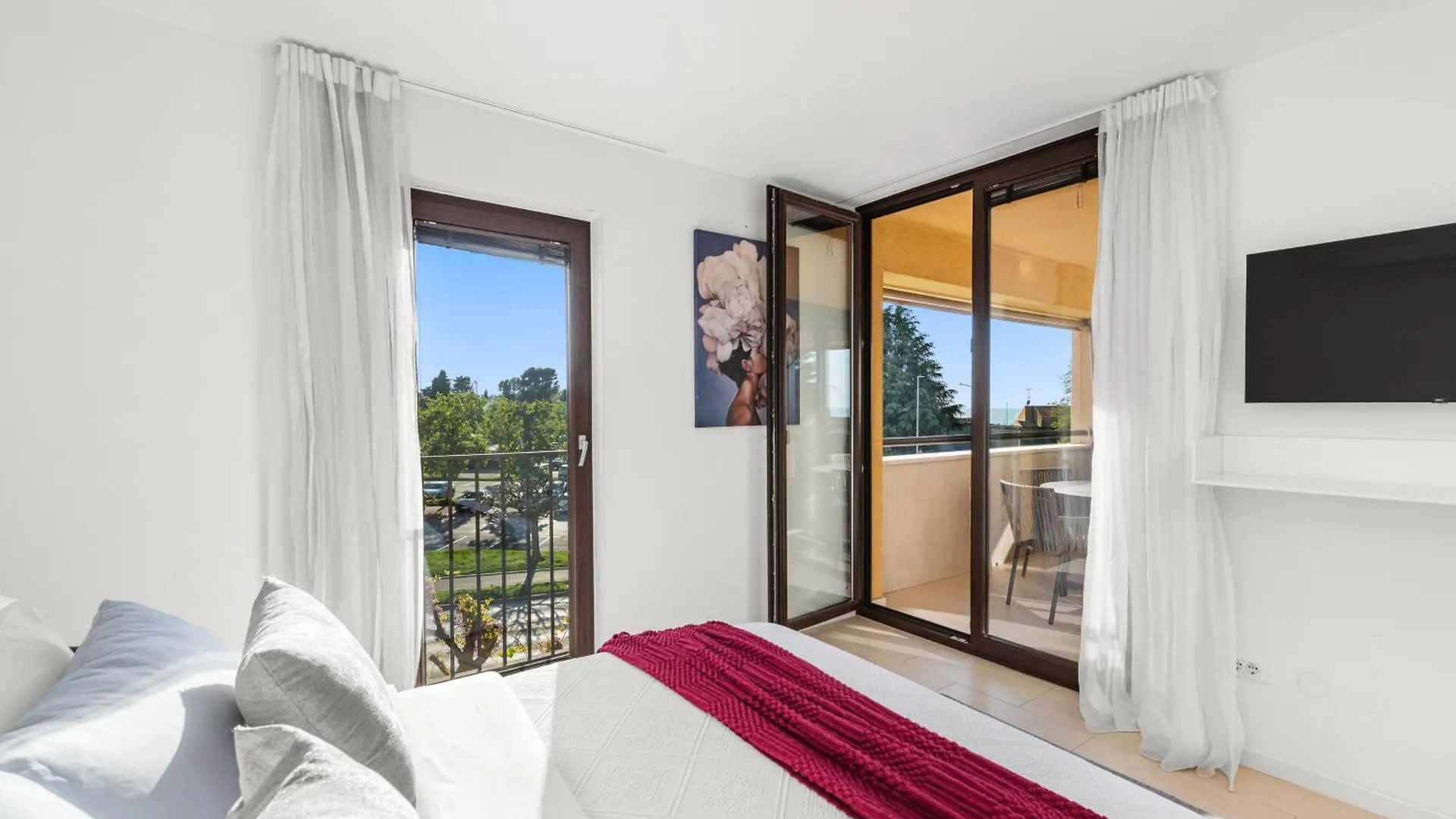 Grand Central Apartment With 3 Bedrooms In Porec!