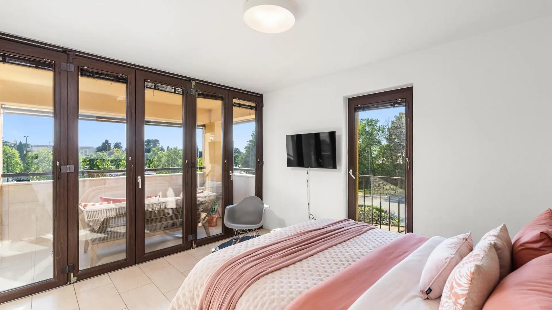 Grand Central Apartment With 3 Bedrooms In Porec! Пореч