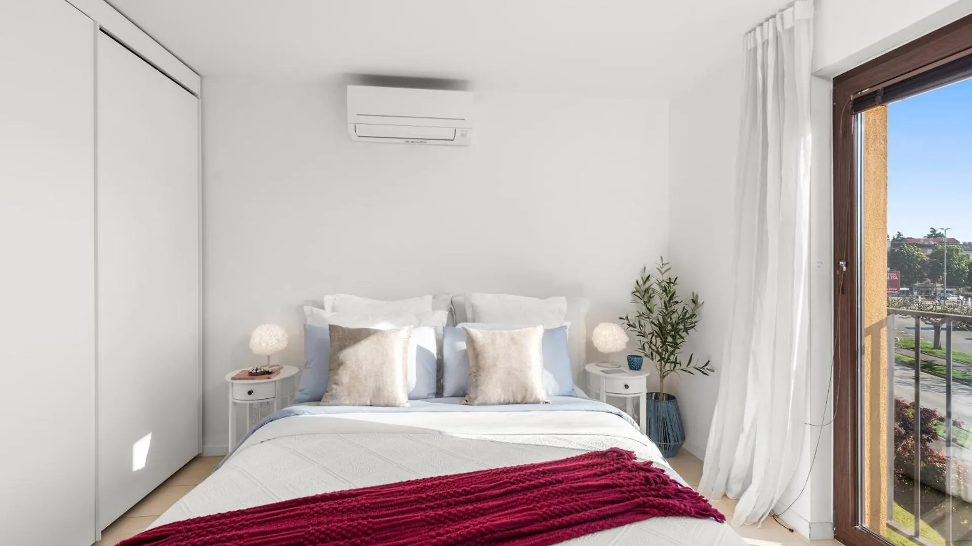 Grand Central Apartment With 3 Bedrooms In Porec!