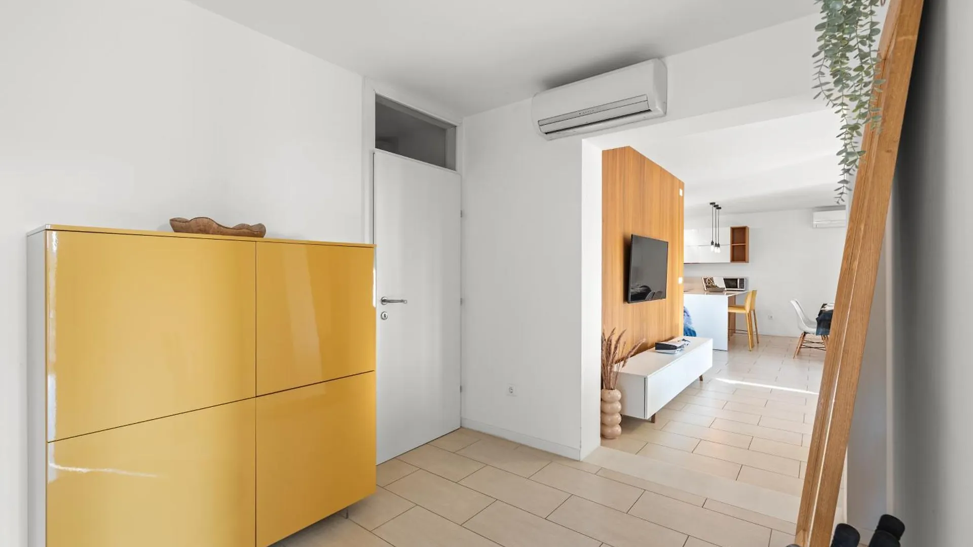 Grand Central Apartment With 3 Bedrooms In Porec!  Пореч